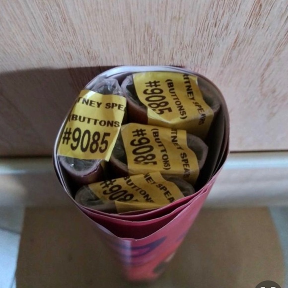 BRITNEY SPEARS RED DRESS POSTER 🎤2003 VINTAGE Funky Enterprises #0985 34”x22” - Picture 4 of 4